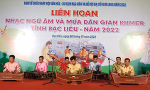 Một tiết mục dự thi tại Liên hoan nhạc Ngũ âm và Múa dân gian Khmer tỉnh Bạc Liêu năm 2022. Ảnh: Nhật Bình - TTXVN