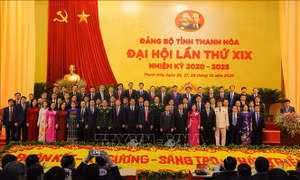 Ra mắt Ban Chấp hành Đảng bộ tỉnh Thanh Hóa khóa XIX, nhiệm kỳ 2020 - 2025. Ảnh: Trịnh Duy Hưng-TTXVN