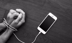 Nghiên cứu mới về tác hại của việc lạm dụng smartphone và mạng xã hội