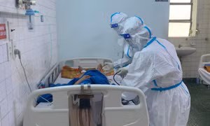 Dịch COVID-19: Ngày 30/10, Ca mắc COVID-19 tăng nhẹ, 56 bệnh nhân nặng đang thở oxy