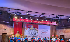 Khai mạc triển lãm “Những tấm gương bình dị mà cao quý” và “Tuổi trẻ - Mùa xuân đất nước”. Ảnh: baochinhphu.vn