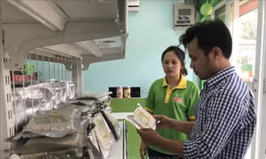 Sản phẩm bánh tráng truyền thống của Công ty TNHH Sachi Nguyễn (thị xã Hoài Nhơn) được công nhận OCOP 4 sao năm 2020. Ảnh: Tường Quân - TTXVN.