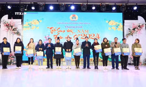 Chương trình "Tết Sum vầy - Xuân chia sẻ" tại Sơn La