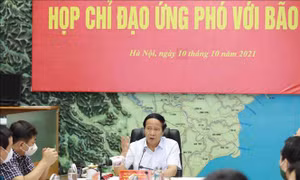 Phó Thủ tướng Lê Văn Thành: Bám sát diễn biến bão lũ để dự báo chính xác và chỉ đạo ứng phó với thiên tai