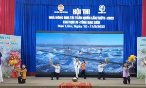 Phần thi "Lời chào nông dân" được thể hiện bằng hình thức sân khấu hóa. Ảnh: Tuấn Kiệt – TTXVN.