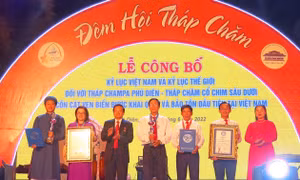 Tháp Champa Phú Diên được công nhận kỷ lục thế giới