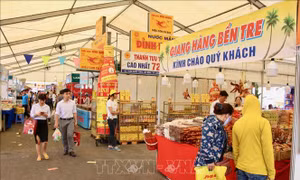 “Người Việt Nam ưu tiên dùng hàng Việt Nam” - nét đẹp văn hóa tiêu dùng của người Việt