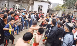 Bảo tồn, phát huy nghi lễ và trò chơi kéo mỏ tại lễ hội đền Vua Bà