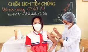 Ngày 8/8, cả nước ghi nhận 1.705 ca mắc COVID-19; cần đẩy nhanh tiến độ tiêm vaccine phòng bệnh