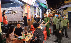 Hà Nội dừng hoạt động dịch vụ karaoke, vũ trường, quán bar từ 0 giờ ngày 1/2/2021