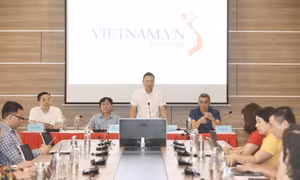 Cục trưởng Cục Thông tin đối ngoại (Bộ Thông tin và Truyền thông) Phạm Anh Tuấn phát động cuộc thi. Ảnh: Minh Quyết - TTXVN