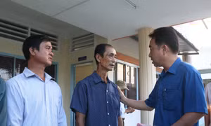 Vĩnh Long: Hỗ trợ người dân ổn định cuộc sống sau vụ sạt lở bờ sông Cổ Chiên