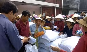 Hỗ trợ gạo cho tỉnh Sóc Trăng và Nghệ An