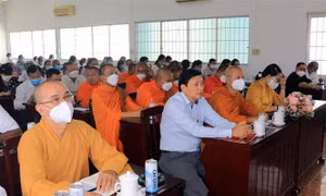 Các đại biểu tham dự buổi họp mặt. Ảnh: Phạm Minh Tuấn-TTXVN 