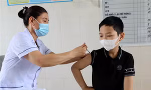 Cả nước có 1.072 ca COVID-19 mới; tốc độ tiêm vaccine cho trẻ từ 5 đến dưới 12 tuổi còn chậm