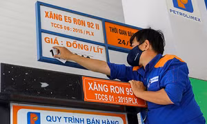 Giá xăng, dầu tăng hơn 700 đồng/lít