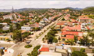 Bộ mặt khang trang của huyện KBang. Ảnh: Hoài Nam - TTXVN