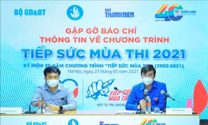 Đồng chí Bùi Quang Huy - Uỷ viên dự khuyết Trung ương Đảng, Bí thư thường trực Trung ương Đoàn, Chủ tịch T.Ư Hội Sinh viên Việt Nam phát biểu tại chương trình. Ảnh: Minh Đức - TTXVN