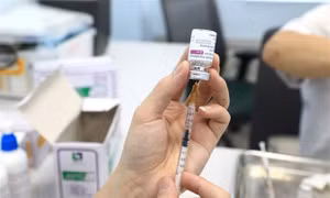 Ban hành Nghị quyết về việc mua vaccine phòng COVID-19