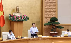 Thủ tướng Phạm Minh Chính: Thành phố Hồ Chí Minh thực hiện giãn cách xã hội, song phải giữ cho cuộc sống của người dân không bị đảo lộn