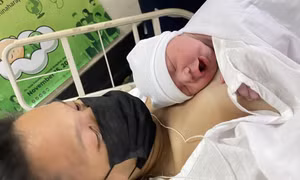 Phương pháp tiếp xúc da kề da giúp tăng tỷ lệ sống sót của trẻ sinh non