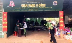 Nghĩa tình người chiến sỹ biên phòng qua gian hàng 0 đồng nơi biên giới