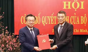Bộ trưởng Bộ Xây dựng Nguyễn Thanh Nghị giữ chức Phó Bí thư Thường trực Thành ủy Thành phố Hồ Chí Minh