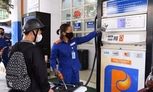 Giá xăng đảo chiều tăng nhẹ từ 15h chiều nay 20/3