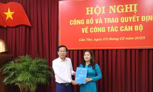 Trao quyết định phê chuẩn bà Nguyễn Thị Ngọc Điệp làm Phó Chủ tịch UBND thành phố Cần Thơ