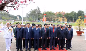 95 năm Ngày thành lập Đảng: Lãnh đạo Đảng, Nhà nước vào Lăng viếng Chủ tịch Hồ Chí Minh