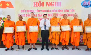 Kiên Giang biểu dương người có uy tín trong đồng bào dân tộc thiểu số