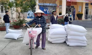 Đắk Lắk cấp phát 878,1 tấn gạo hỗ trợ người dân có hoàn cảnh khó khăn dịp Tết
