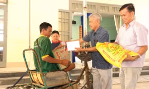 Chăm lo Tết cho người nghèo, người yếu thế vùng biên giới Tây Ninh
