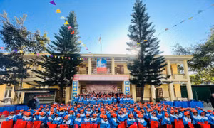 Mang “Tết ấm" về huyện biên giới Kỳ Sơn (Nghệ An)