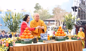 Phó Chủ tịch Quốc hội Nguyễn Thị Thanh dự Lễ khai hội chùa Tam Chúc