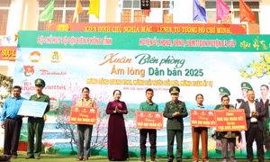 Chương trình “Xuân biên phòng ấm lòng dân bản” năm 2025 tại xã biên giới Ia Lốp