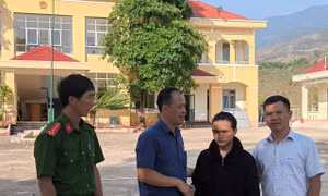 Hỗ trợ 3 thanh niên dân tộc thiểu số ở Kon Tum bị lừa đi làm "việc nhẹ, lương cao" về nhà an toàn