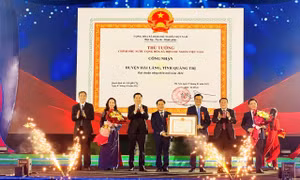 Hải Lăng viết nên câu chuyện thần kỳ về "hoa trên cát”