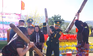 Xuân Biên phòng ấm lòng người Pa Cô, Vân Kiều ở Quảng Trị