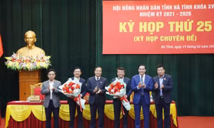 Ông Dương Tất Thắng được bầu giữ chức Phó Chủ tịch UBND tỉnh Hà Tĩnh