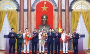 Chủ tịch nước trao quyết định bổ nhiệm hai Phó Viện trưởng Viện Kiểm sát nhân dân tối cao