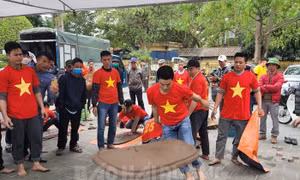 Độc đáo trò chơi dân gian pháo đất