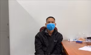 Đối tượng Nông Văn Hướng bị bắt về hành vi vận chuyển trái phép chất ma túy. Ảnh: Hoàng Chiến-TTXVN phát.