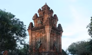 Di tích kiến trúc-nghệ thuật Quốc gia đặc biệt tháp Nhạn tọa lạc tại Phường 1, thành phố Tuy Hòa, tỉnh Phú Yên. Ảnh: Phạm Cường-TTXVN