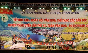 Chương trình nghệ thuật chào mừng Tết Độc lập và Tuần Văn hóa - Du lịch huyện Than Uyên