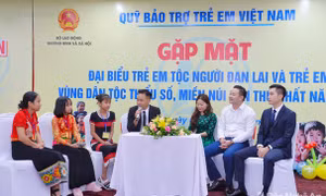 Gặp mặt động viên, khuyến khích trẻ em tộc người Đan Lai và trẻ em dân tộc thiểu số vượt khó 