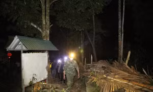 Cả nghìn người vẫn đang chữa cháy rừng tại Tuyên Quang: Nguyên nhân ban đầu được xác định là do người dân đốt thực bì