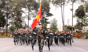 Những bóng hồng đội nắng thắng mưa luyện tập cho lễ duyệt binh 