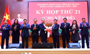 Đại tá Phan Huy Ngọc, Phó Bí thư Tỉnh ủy Hà Giang được bầu giữ chức Chủ tịch UBND tỉnh