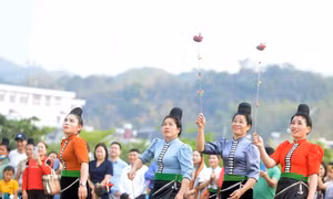 Ngày xuân vui hội vùng cao